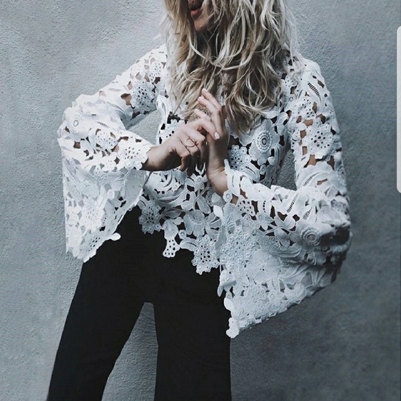 ⬇️VIVA | Hollow Out Flower Lace Top - Picture 4 of 8